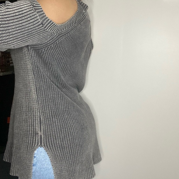 Gray Shoulder CutOut Sweater - Picture 4 of 7